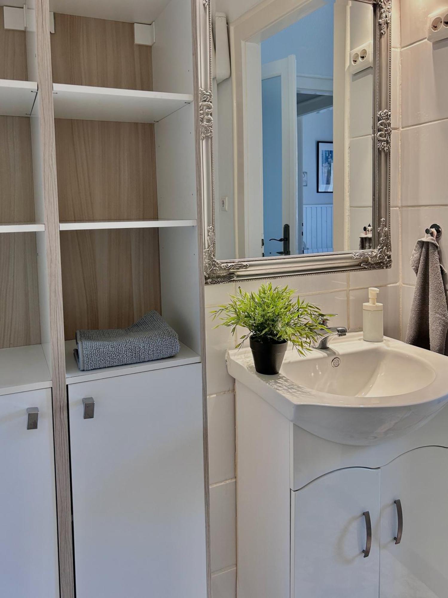 Standard Apartment by Hi5 - Károly 23 Apartamento